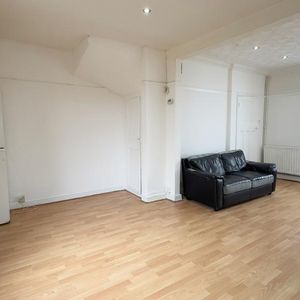 3 bedroom townhouse to rent - Photo 2