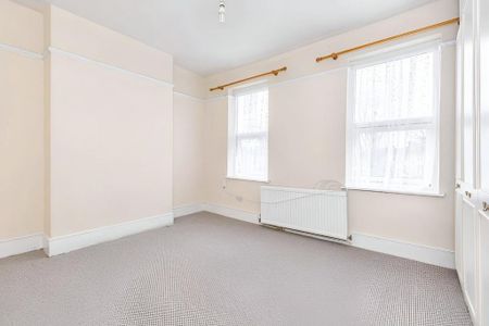 4 bedroom terraced house to rent - Photo 3