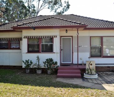 Family Comfort in a Prime St Marys Location! - Photo 2