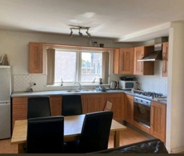 Room in a Shared Flat, Charlotte Street, G1 - Photo 2