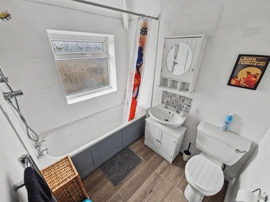 3 bedroom semi-detached house to rent - Photo 1