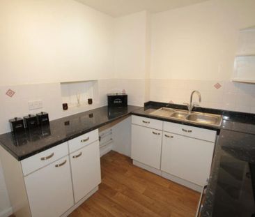 2 bedroom flat to rent - Photo 6