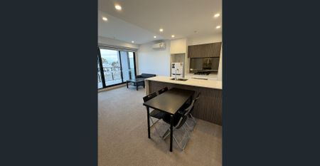 Fully Furnished 1 Bedrooms 1 Bathroom apartment - Photo 2