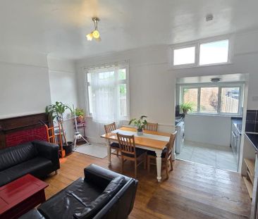 4 bedroom terraced house to rent - Photo 1