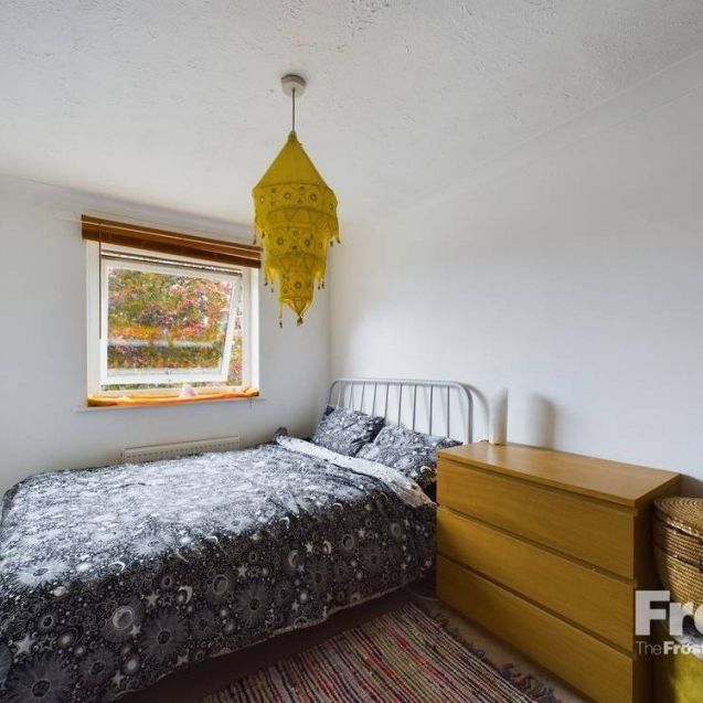 Gresham Road, Staines-upon-Thames, Surrey,TW18 - Photo 1