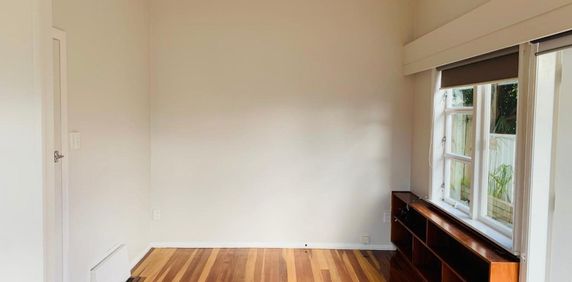 Two-bedroom cutie on Kawakawa - Photo 2
