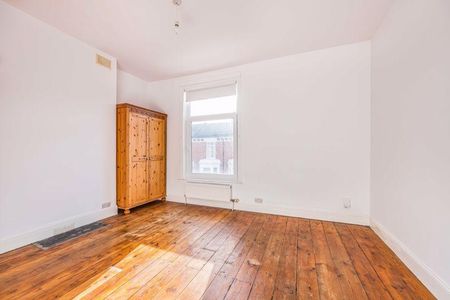 3 bedroom terraced house to rent - Photo 5