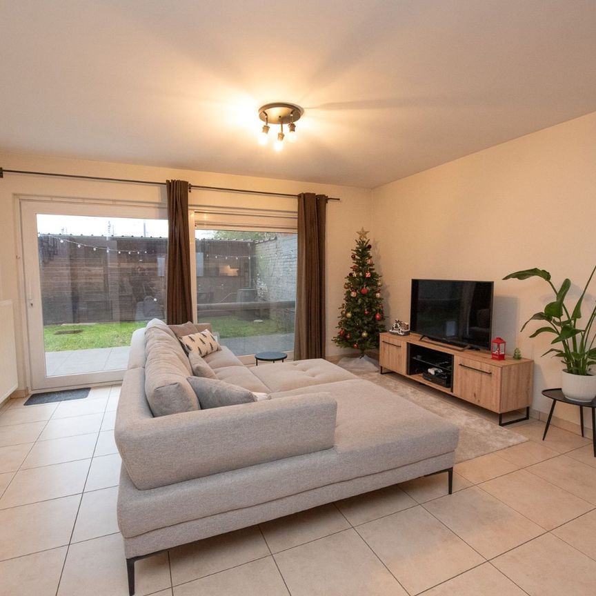 Gelijkvloers appartement in centrum Waregem met tuintje & garage. - Foto 1