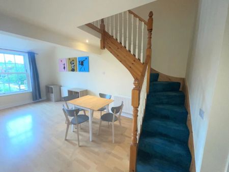 Apartment 18, 21 - Photo 2