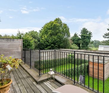 Prachtig appartement op de eerste verdieping met groot terras in het centrum van 's Gravenwezel. - Photo 1