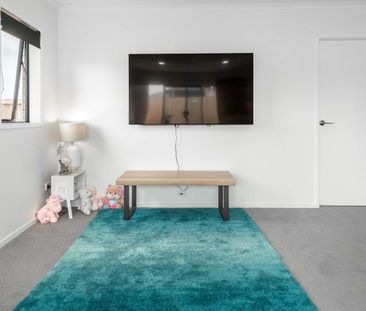 Modern 2-Bedroom Unit - Photo 2