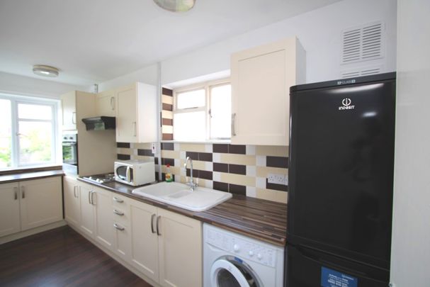 3 Dbl Bed STUDENT Maisonette – Kingston (Gloucester Road, KT1) - Photo 1