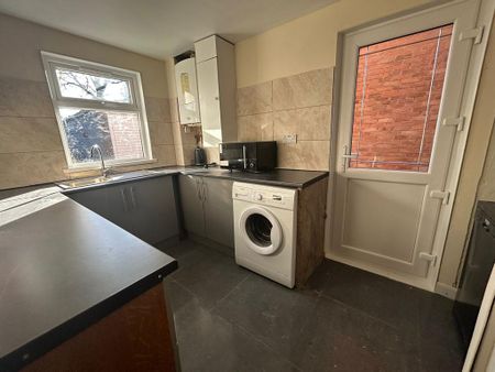 3 bedroom detached house to rent - Photo 4