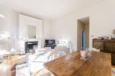 A well‑positioned St John’s Wood apartment moments from Abbey Road and the open spaces of Regent’s Park. - Photo 2