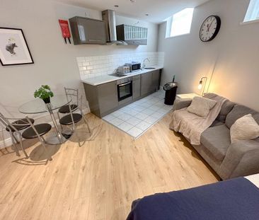 Studio to rent - Photo 6