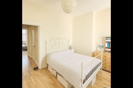 1 Bed Flat, Carminia Road, SW17 - Photo 4