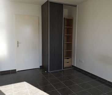 Location Appartement 2 pièces 41m² ST MAUR DES FOSSES 94100 - Photo 1