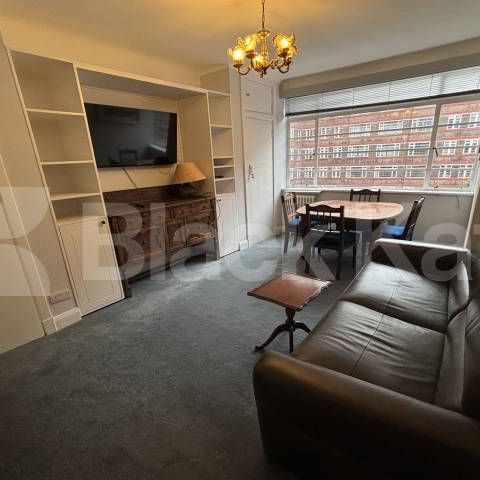 Highly desirable development with 24 hr concierge - Photo 1