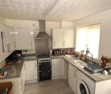 2 bedroom House To Let Total Size: 776 SQ FT - Photo 3