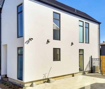 Two Bedroom Townhouse In Phillipstown - Photo 1