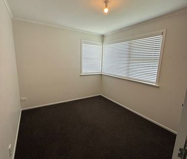 Charming 3BR Henderson Haven - Photo 4