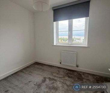 4 bedroom detached house to rent - Photo 4