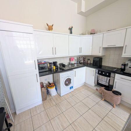 A 1 Bedroom Apartment - Photo 3