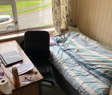 4 bedroom semi-detached house to rent - Photo 3