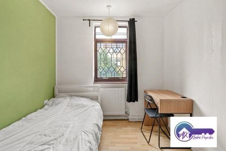 3 Bedroom Flat To Rent - Photo 2