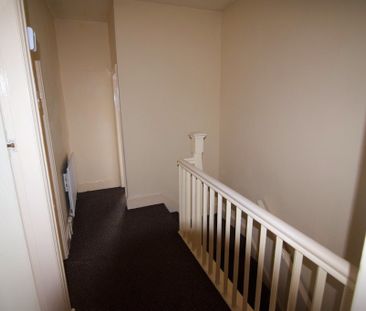 To Let 1 Bed Flat - Photo 1