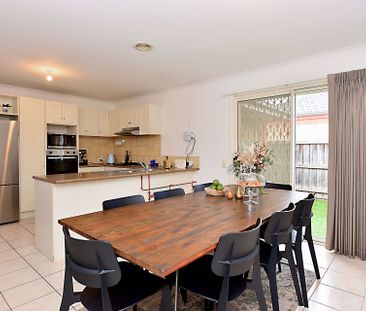 14 Kingsland Close, Dingley Village VIC 3172 - House For Rent | Domain - Photo 2