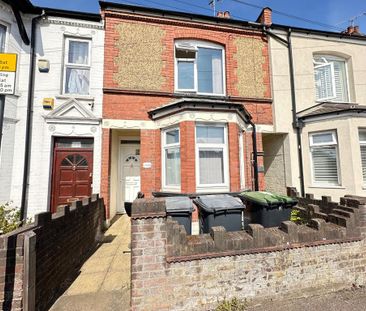 2 bedroom maisonette to rent - Photo 5