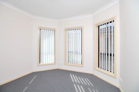 UPDATED 3-BEDROOM VILLA IN QUIET & PRIVATE COMPLEX! - Photo 4