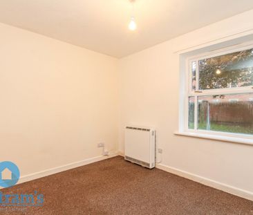2 bed Flat for Rent - Photo 5