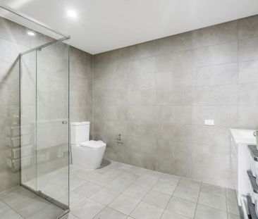 Beautiful 2 Bedroom - Great Location! - Photo 6