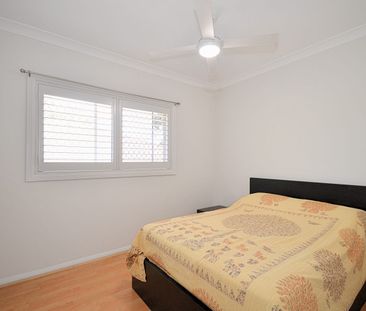 Beautifully Presented Single Level 3 Bedroom Duplex with Ducted Air... - Photo 5