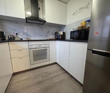 2 bedroom maisonette to rent - Photo 4