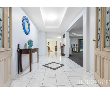 LARGE FAMILY HOME ON A 944M2 BLOCK REALLY IS MORE THAN MEETS THE EYE - Photo 4