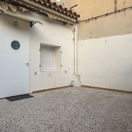 Location Appartement P2 rénové(e) Marseille 13ème - Photo 4