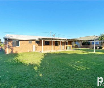 Neat as a pin - Central & Handy location! - Photo 4