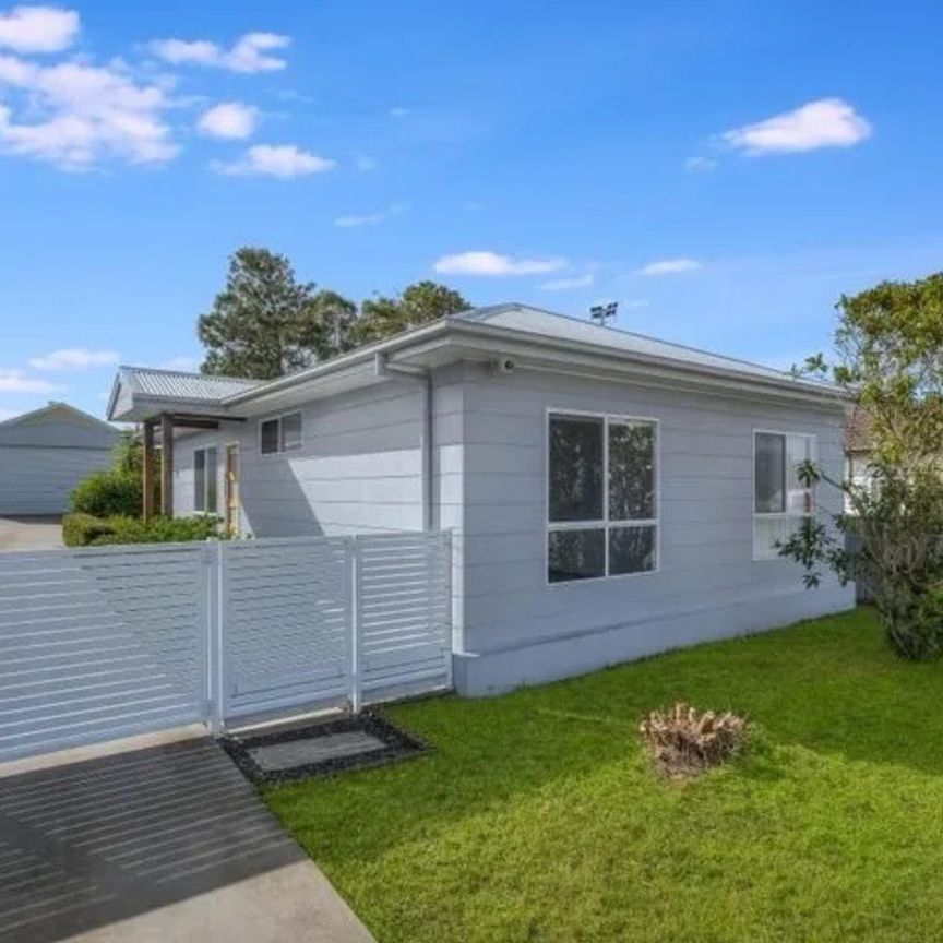 Comfortable three-bedroom family home - Photo 1