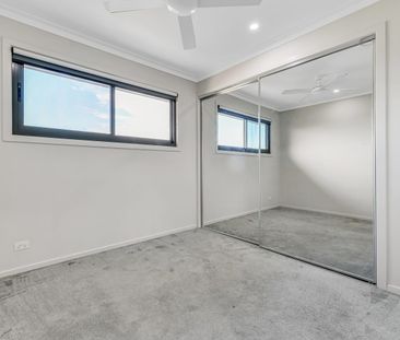 Four bedroom townhouse in the heart of Kelvin Grove - Photo 5