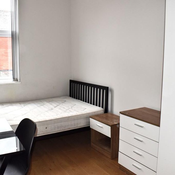 5 bedroom terraced house to rent - Photo 1