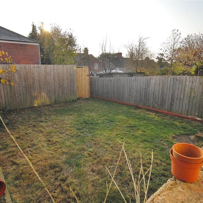 3 bedroom end of terrace house to rent - Photo 1