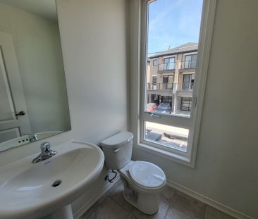 For Lease - 1436 Coral Springs Path, Oshawa, Ontario - Photo 4