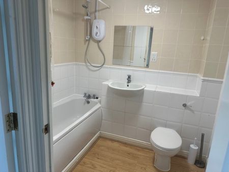 Winstanley Court - Photo 4