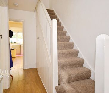 3 bedroom end of terrace house to rent - Photo 2