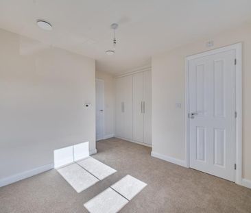 Ilex Drive, Tewkesbury, Gloucestershire - Photo 3