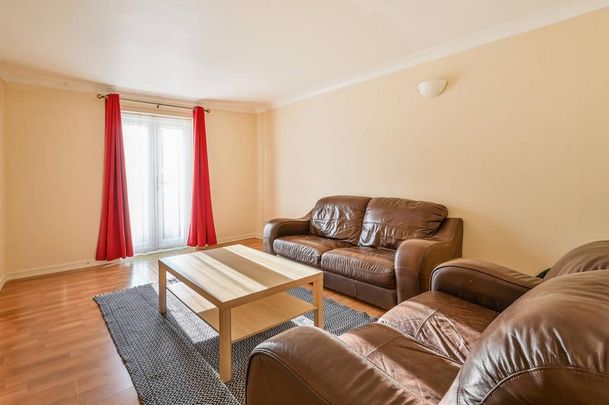 4 bedroom house to rent - Photo 1