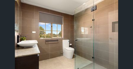 Renovated villa in prime Campbelltown location - Photo 4